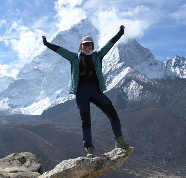Anna Dukiel podczas trekkingu w Himalajach