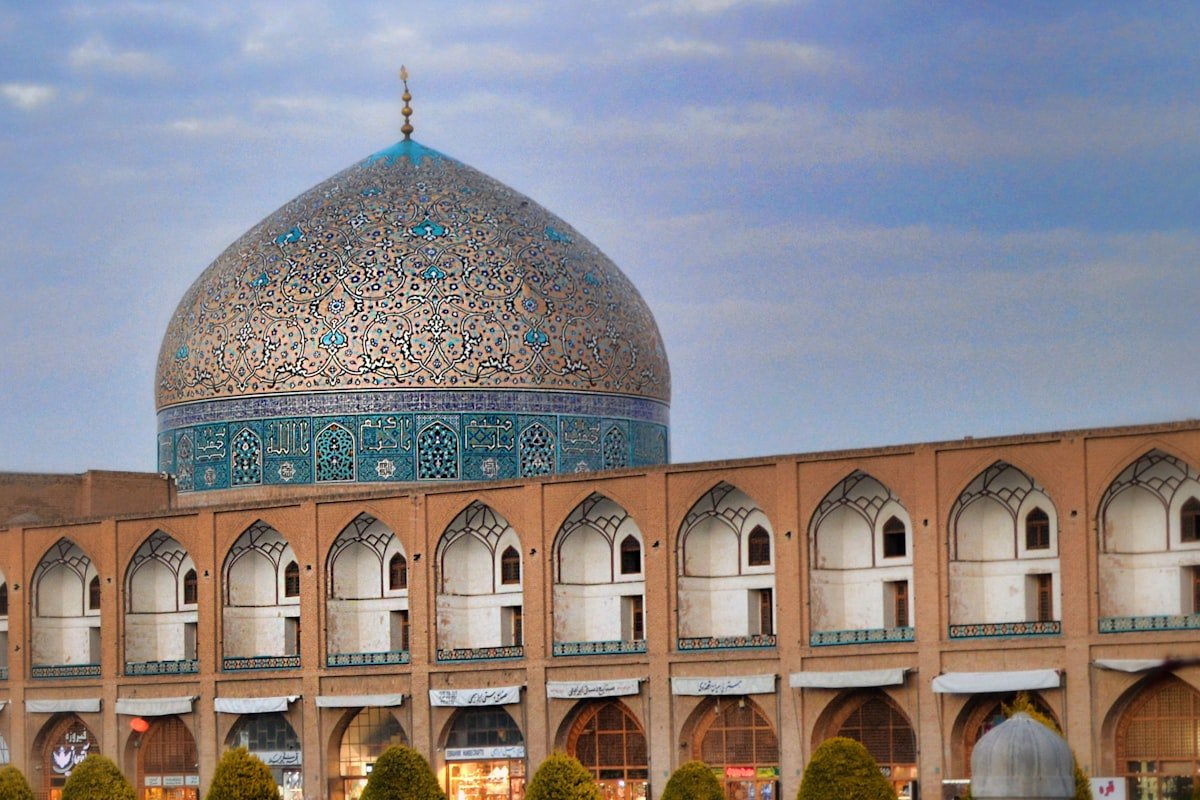 Bezpieczeństwo, prawo i polisa - Iran